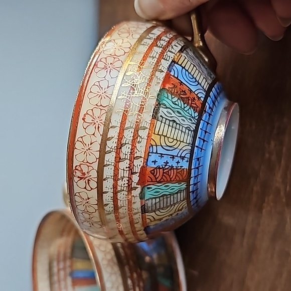 Hand Painted Japanese Tea Cups and Saucer - Picture 4 of 5